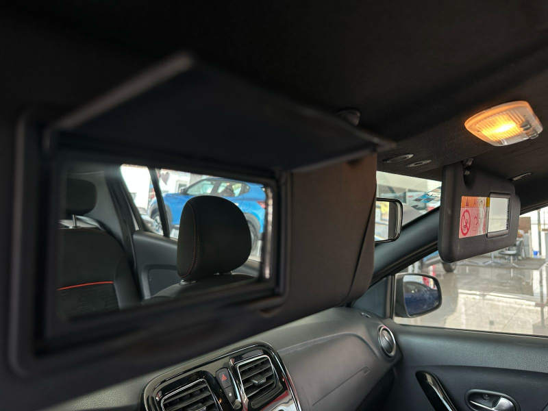 Renault Sandero y Stepway 5 pts. HB Stepway Intens, 1.6l, TM5, a/ac. Aut., VE, GPS, RA-16 2023